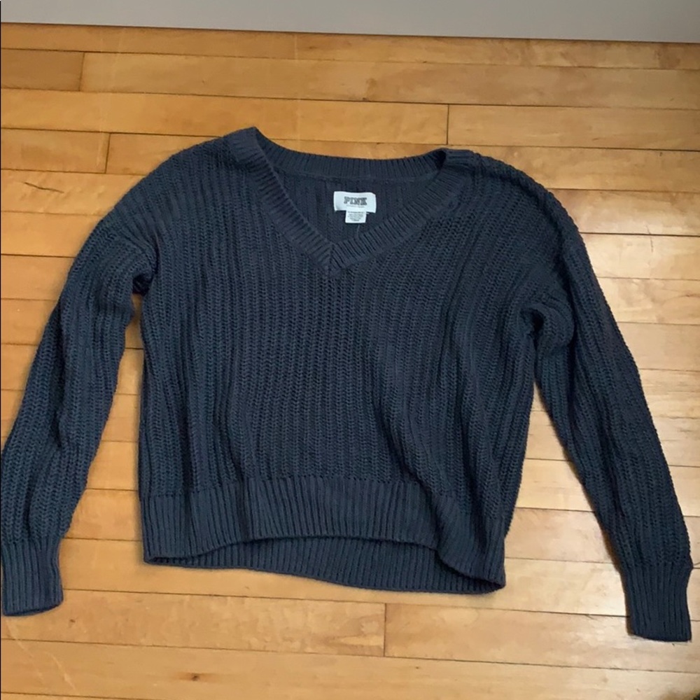 V neck knit sweater
